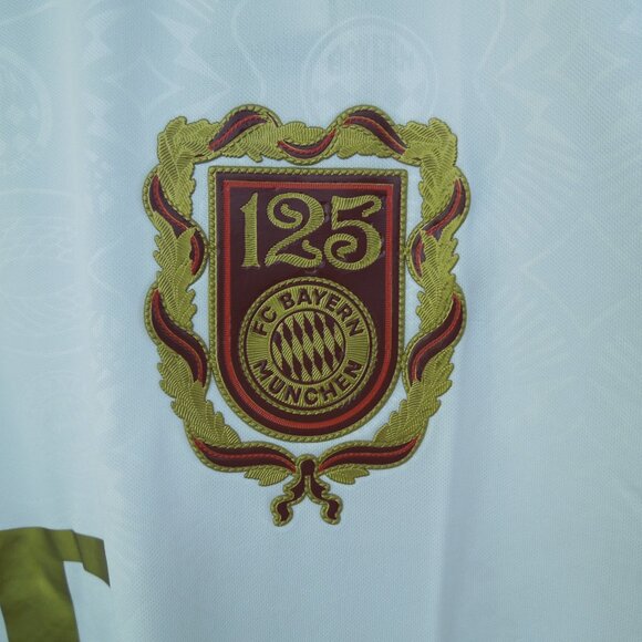 Bayern Munich 125th Anniversary edition, Large - Picture 8 of 10